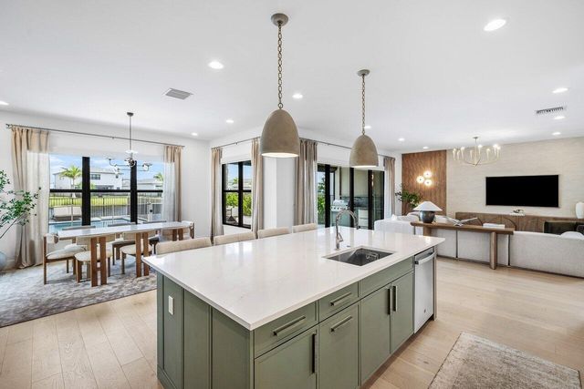 8323 Essex Country Clb Drive, Boca Raton, FL 33434