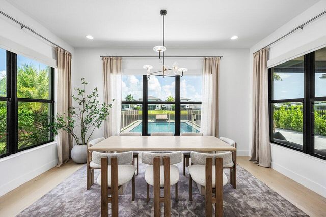 8323 Essex Country Clb Drive, Boca Raton, FL 33434