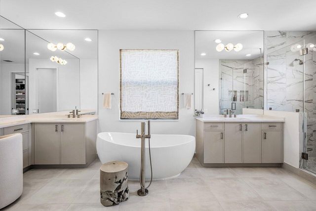 8323 Essex Country Clb Drive, Boca Raton, FL 33434
