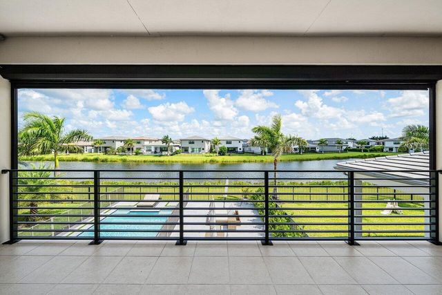 8323 Essex Country Clb Drive, Boca Raton, FL 33434