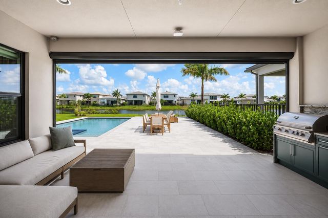 8323 Essex Country Clb Drive, Boca Raton, FL 33434