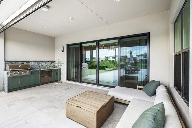 8323 Essex Country Clb Drive, Boca Raton, FL 33434
