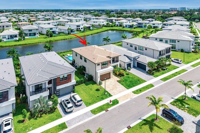 8323 Essex Country Clb Drive, Boca Raton, FL 33434