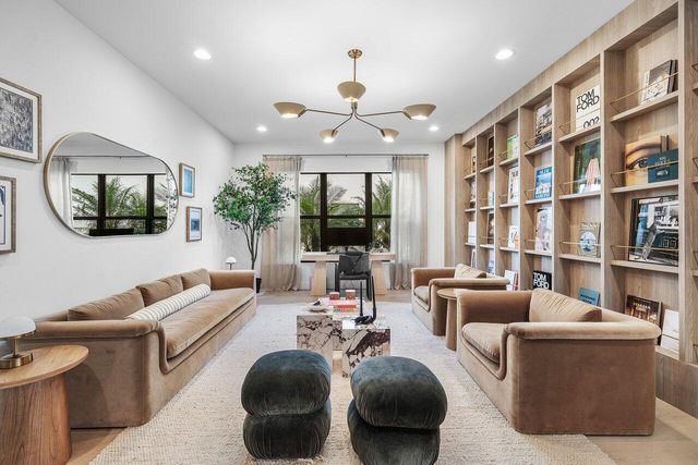 8323 Essex Country Clb Drive, Boca Raton, FL 33434