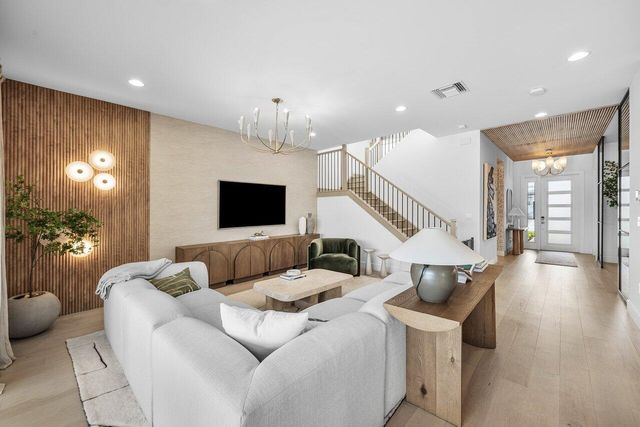 8323 Essex Country Clb Drive, Boca Raton, FL 33434