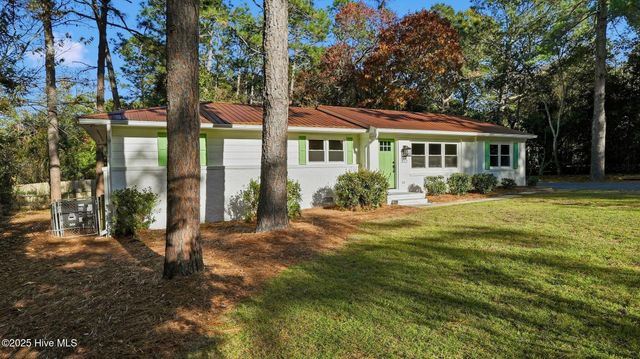 475 W Maine Avenue, Southern Pines, NC 28387
