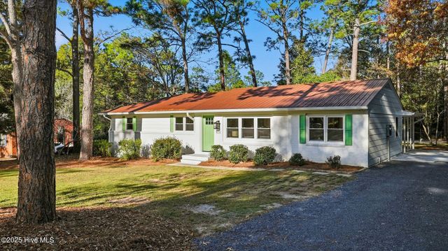 475 W Maine Avenue, Southern Pines, NC 28387