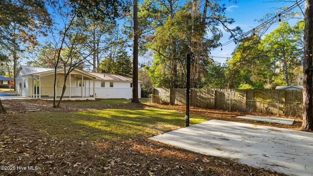 475 W Maine Avenue, Southern Pines, NC 28387