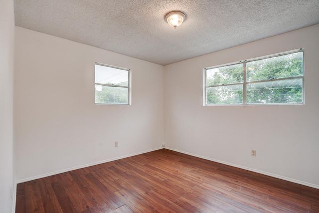 744 Old Martindale RD, San Marcos, TX 78666