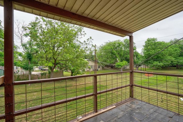 744 Old Martindale RD, San Marcos, TX 78666