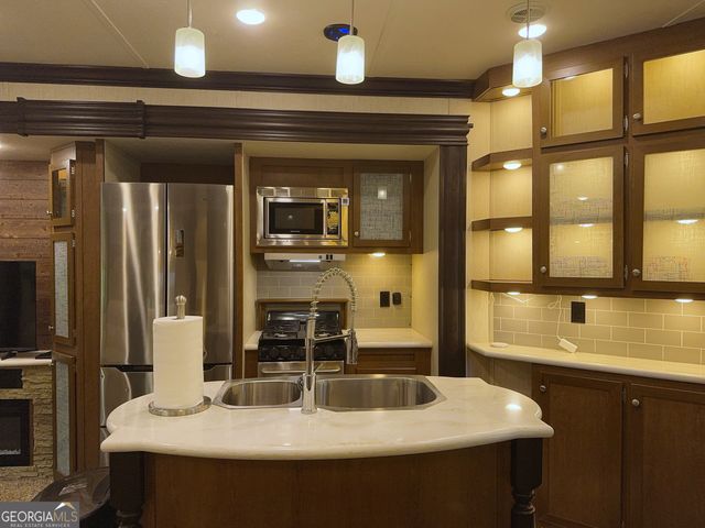 1085 Mountain Shadows Drive, Cleveland, GA 30528