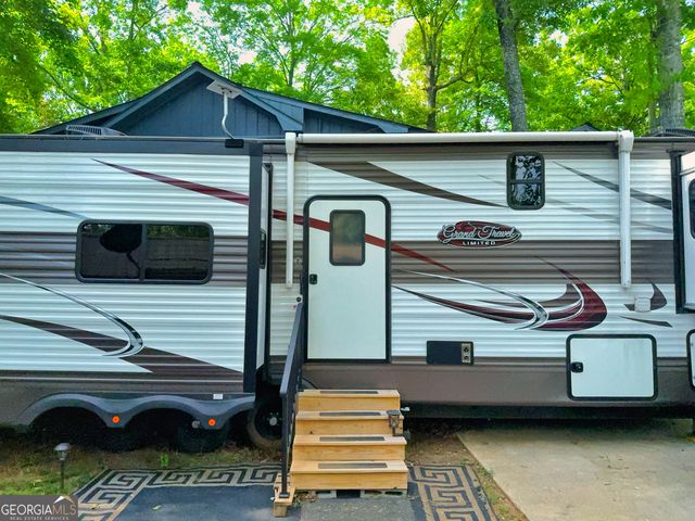 1085 Mountain Shadows Drive, Cleveland, GA 30528