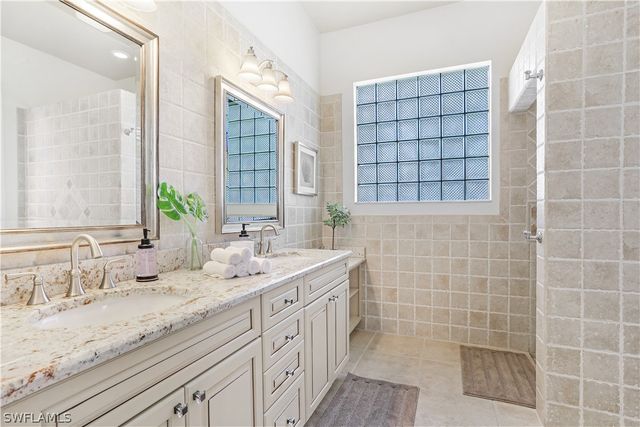 7699 Groves RD, Naples, FL 34109