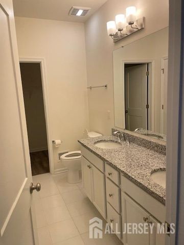 82 Depot Way, Dunellen, NJ 08812