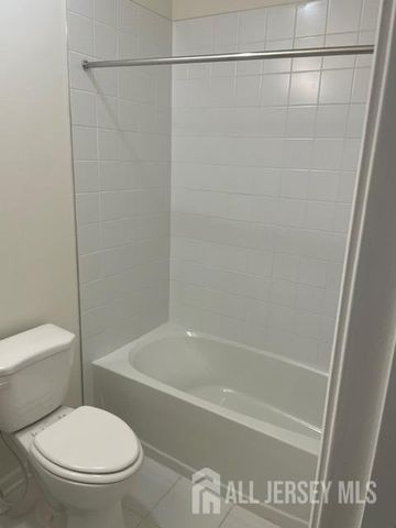 82 Depot Way, Dunellen, NJ 08812