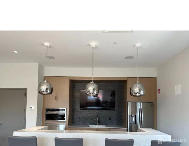 82 Depot Way, Dunellen, NJ 08812
