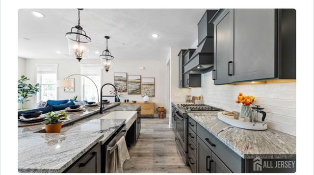 82 Depot Way, Dunellen, NJ 08812