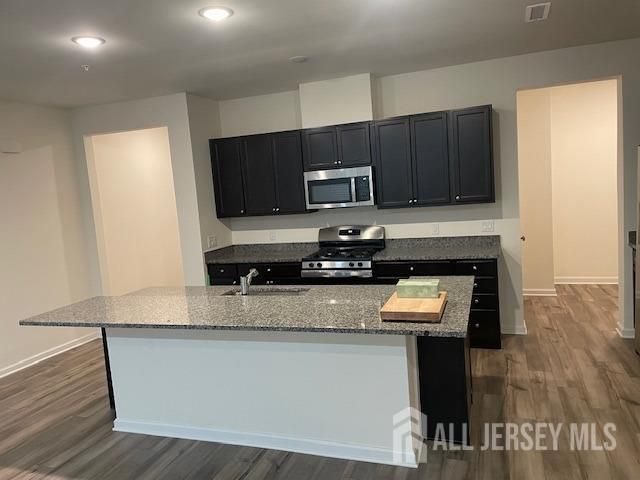 82 Depot Way, Dunellen, NJ 08812