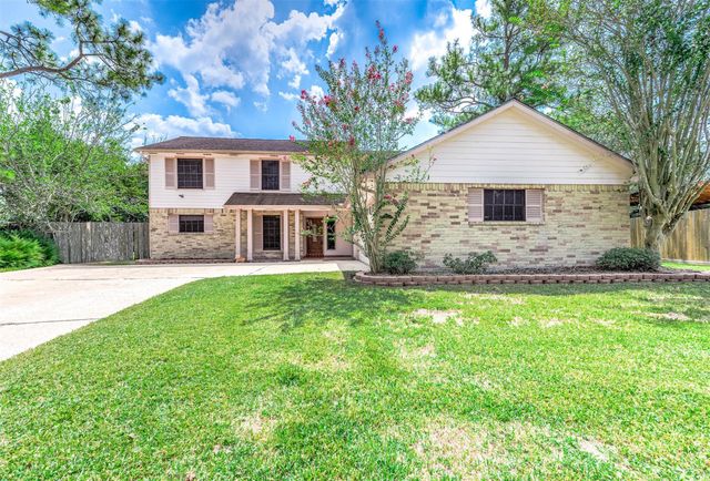 307 Elmwood Circle, Friendswood, TX 77546