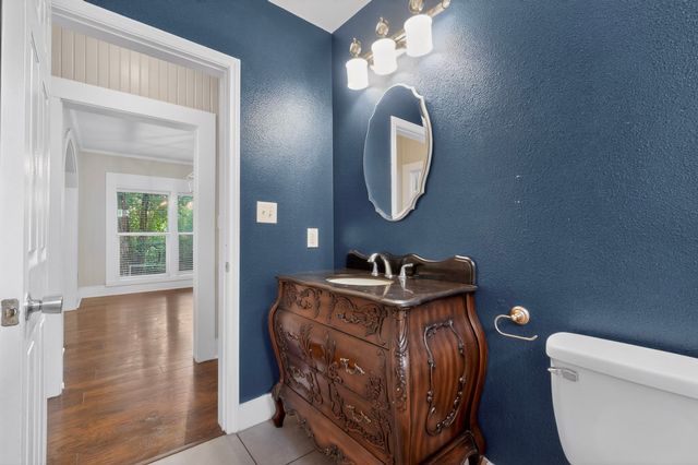206 Farley Street, Waxahachie, TX 75165