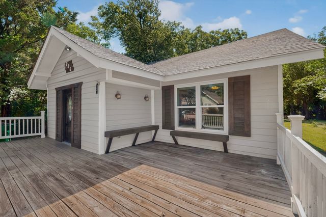 206 Farley Street, Waxahachie, TX 75165