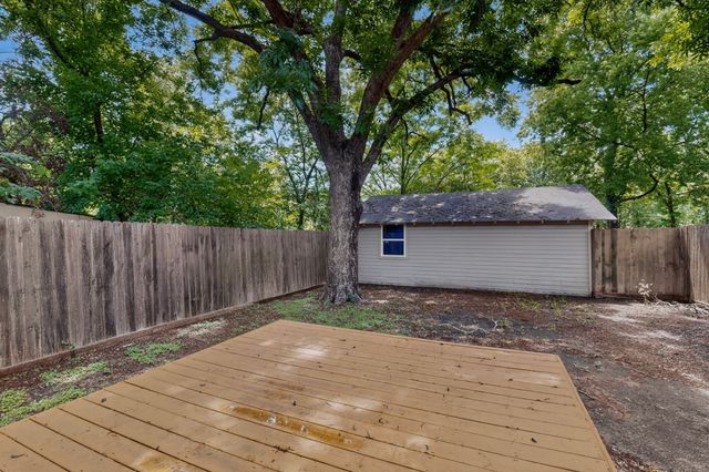 206 Farley Street, Waxahachie, TX 75165