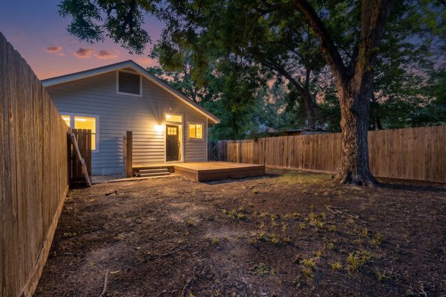 206 Farley Street, Waxahachie, TX 75165