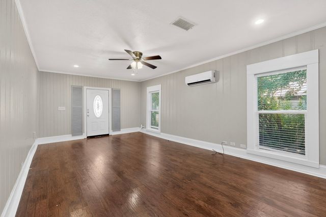 206 Farley Street, Waxahachie, TX 75165