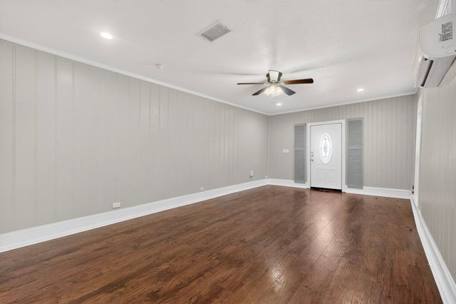 206 Farley Street, Waxahachie, TX 75165