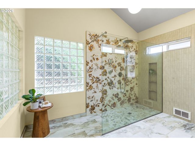 1929 Ne ADAMS St, Camas, WA 98607