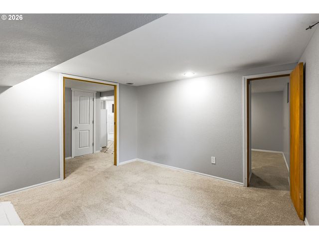 1929 Ne ADAMS St, Camas, WA 98607