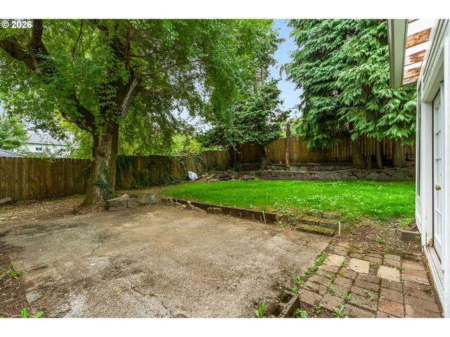 1929 Ne ADAMS St, Camas, WA 98607