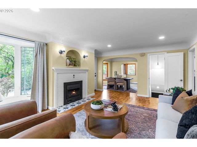 1929 Ne ADAMS St, Camas, WA 98607