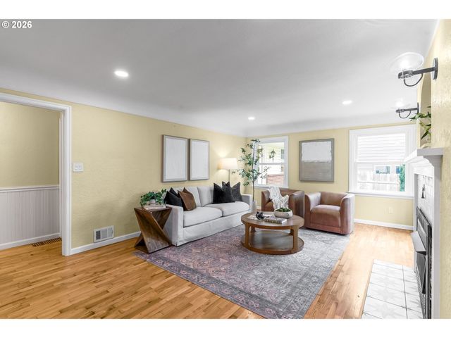 1929 Ne ADAMS St, Camas, WA 98607