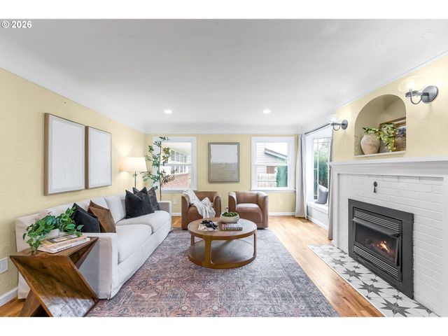 1929 Ne ADAMS St, Camas, WA 98607