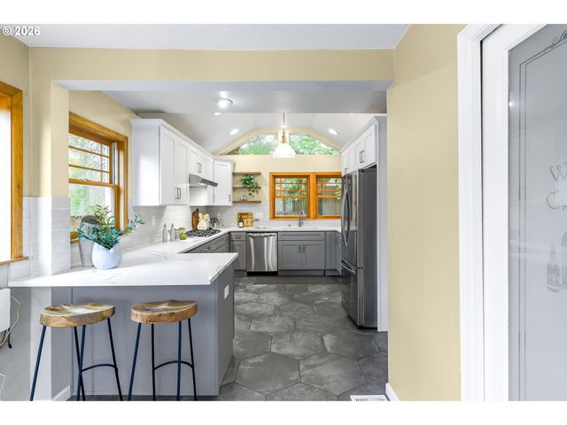 1929 Ne ADAMS St, Camas, WA 98607