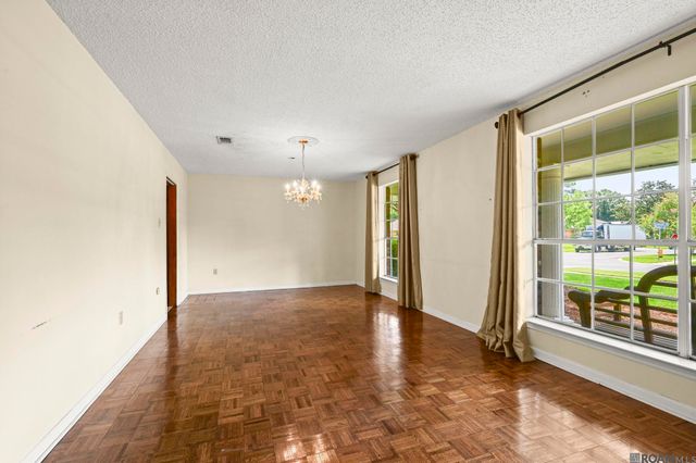 11995 Parkbrook Ave, Baton Rouge, LA 70816