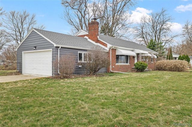 23592 Buckingham Street, Clinton Township, MI 48036