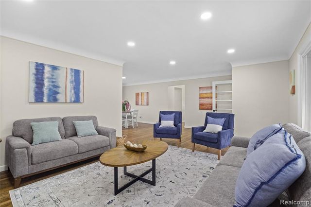 23592 Buckingham Street, Clinton Township, MI 48036