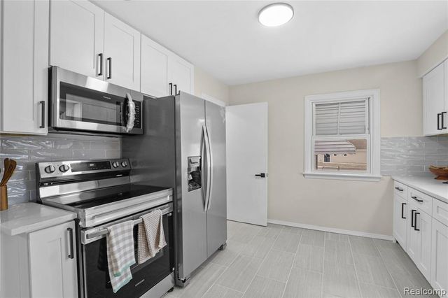 23592 Buckingham Street, Clinton Township, MI 48036