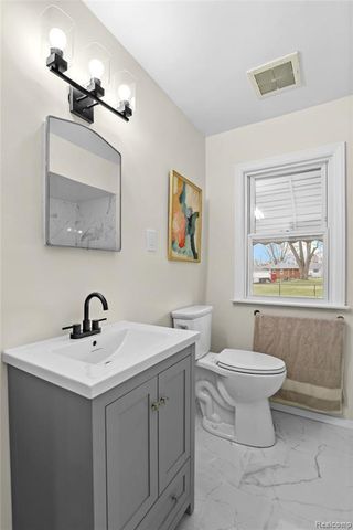 23592 Buckingham Street, Clinton Township, MI 48036