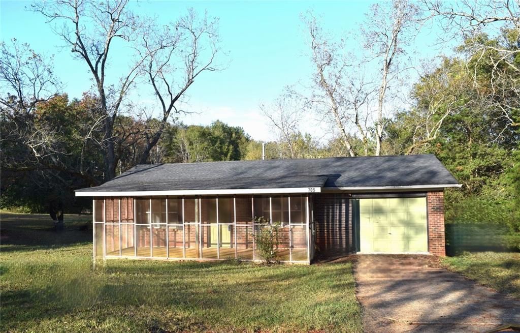 705 Triune Mill Road, Thomaston, GA 30286