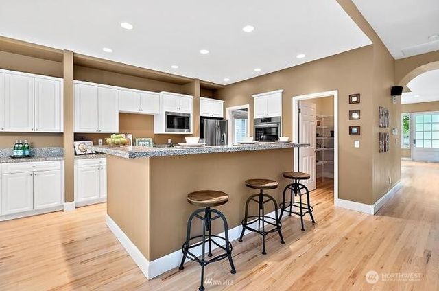 24504 SE 3rd Court, Sammamish, WA 98074