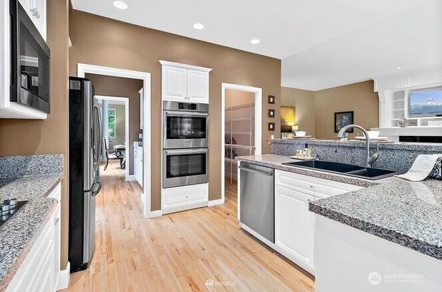 24504 SE 3rd Court, Sammamish, WA 98074