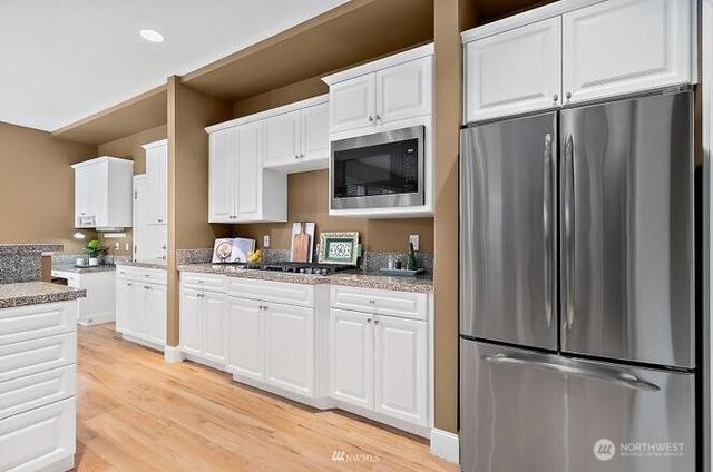 24504 SE 3rd Court, Sammamish, WA 98074