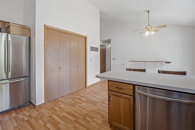 1917 E GLENDALE AVENUE, Appleton, WI 54911