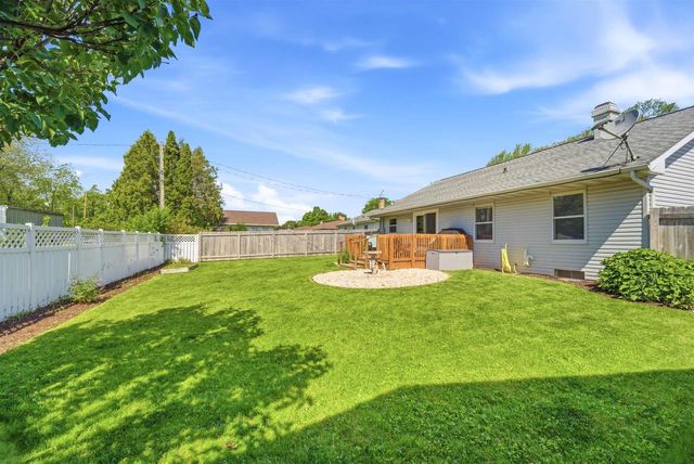 1917 E GLENDALE AVENUE, Appleton, WI 54911