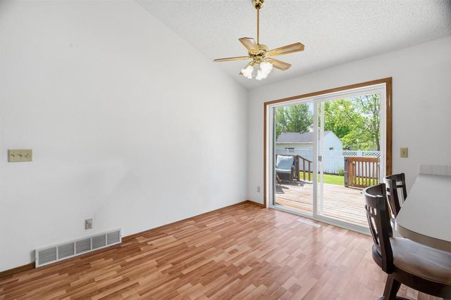 1917 E GLENDALE AVENUE, Appleton, WI 54911