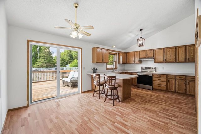 1917 E GLENDALE AVENUE, Appleton, WI 54911