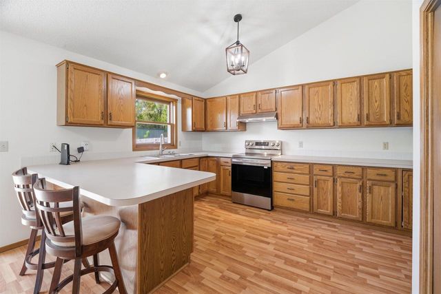 1917 E GLENDALE AVENUE, Appleton, WI 54911